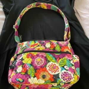 Adorable Vera Bradley quilted bag colorful flower print